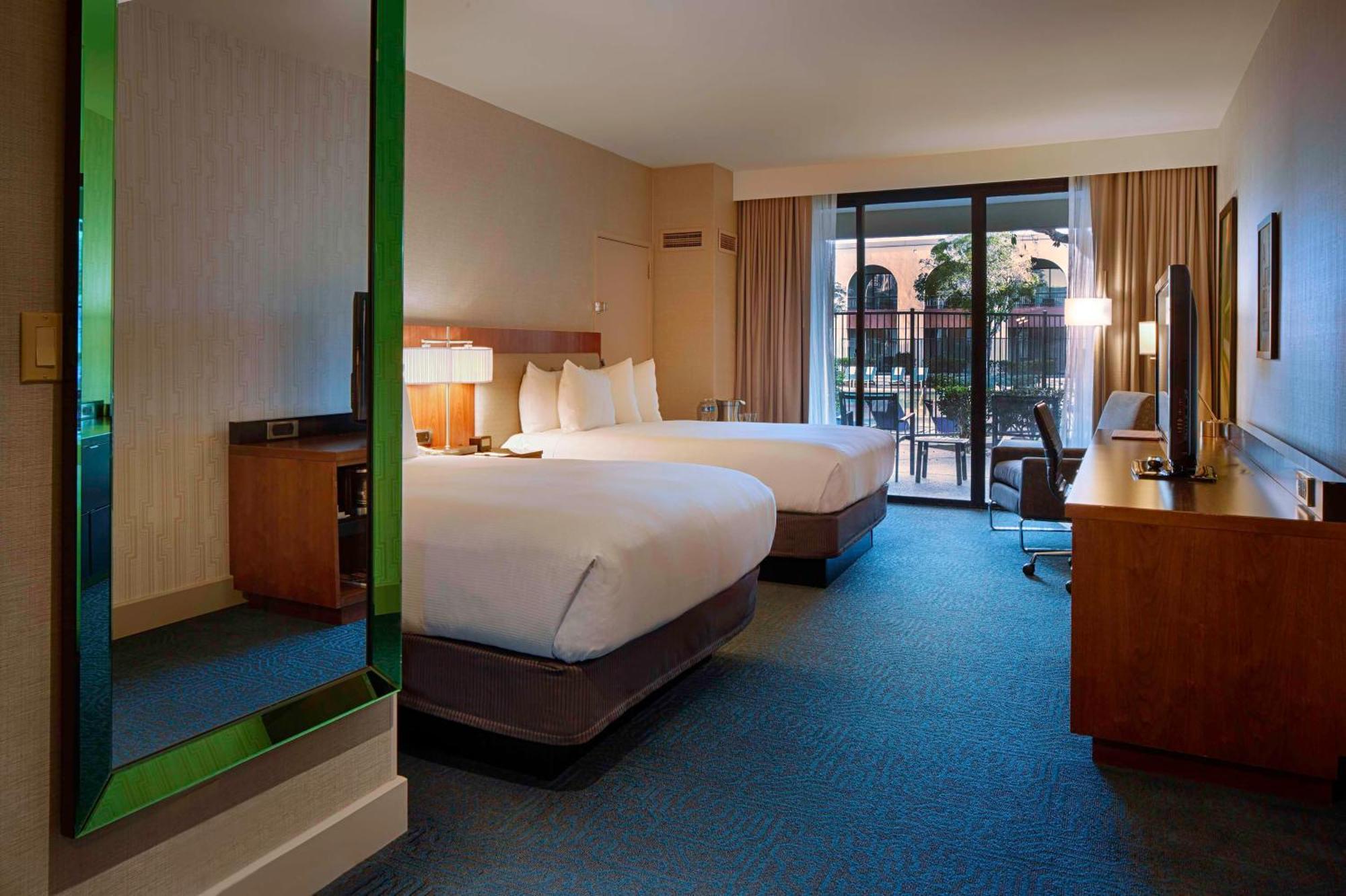 Doubletree By Hilton Newark-Fremont Hotel Exterior foto